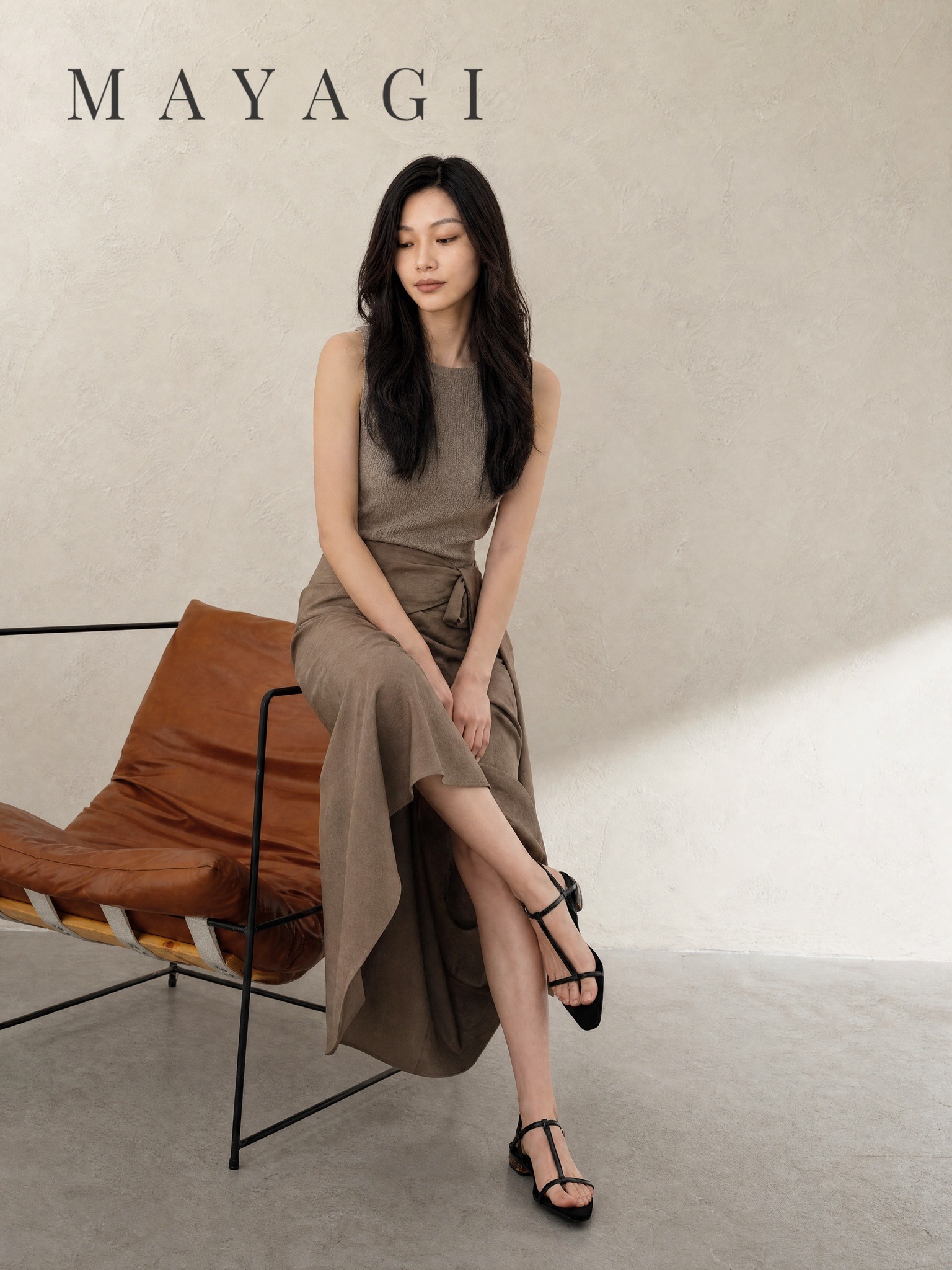 MAYAGI L7825 玳影 墨黑坐姿