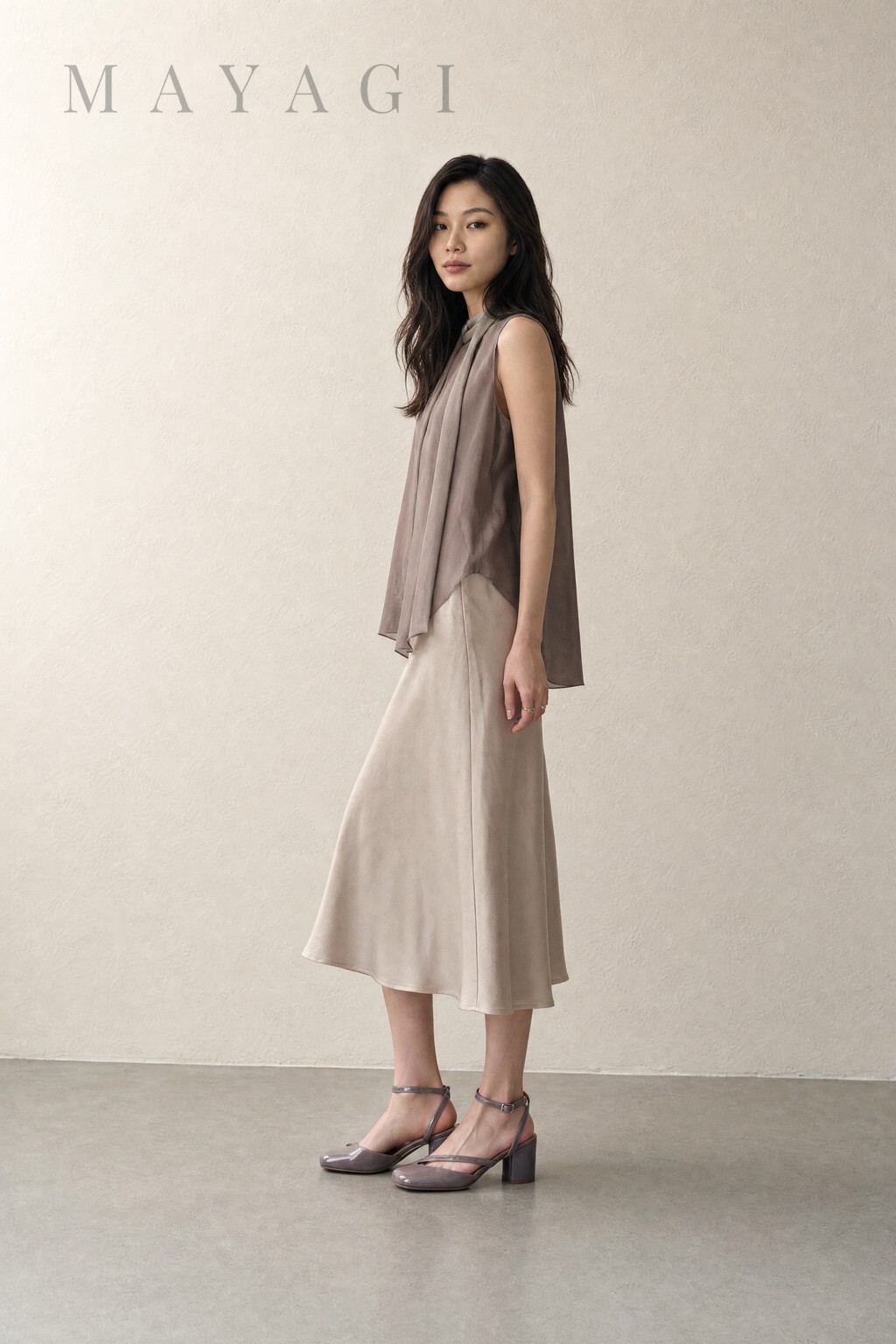S7750 mauve model standing
