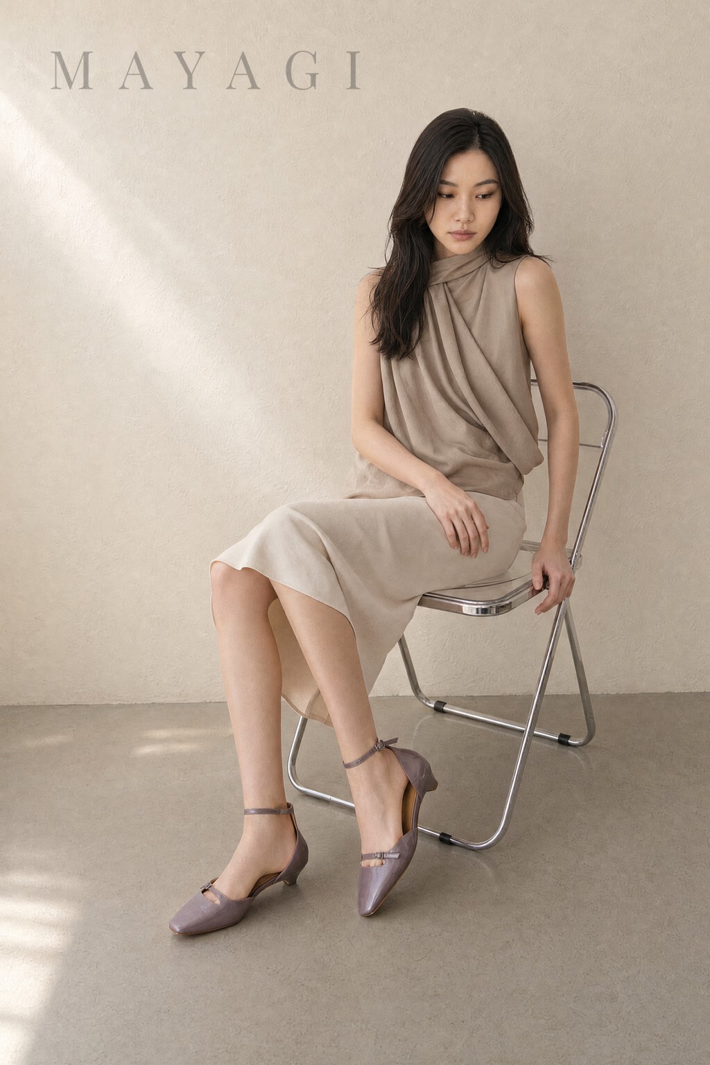 藕紫坐姿