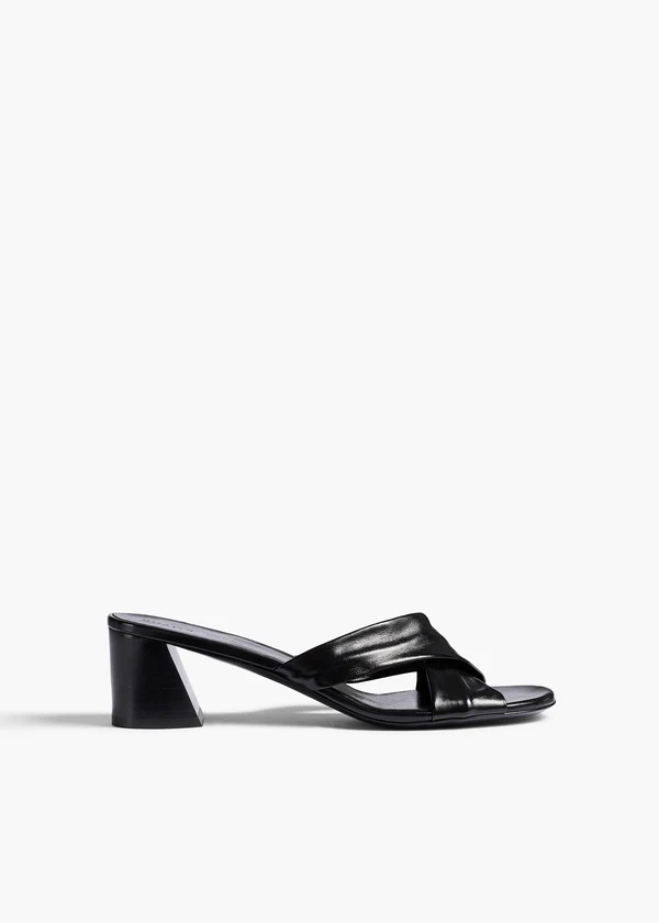 Liria Sandal 55 in Black Leather